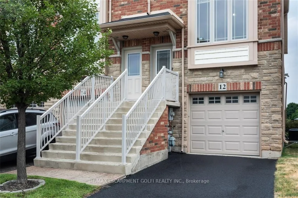 Photo 4 of Unit 12, 8 Hemlock Way, Grimsby, Grimsby West — HOMEH