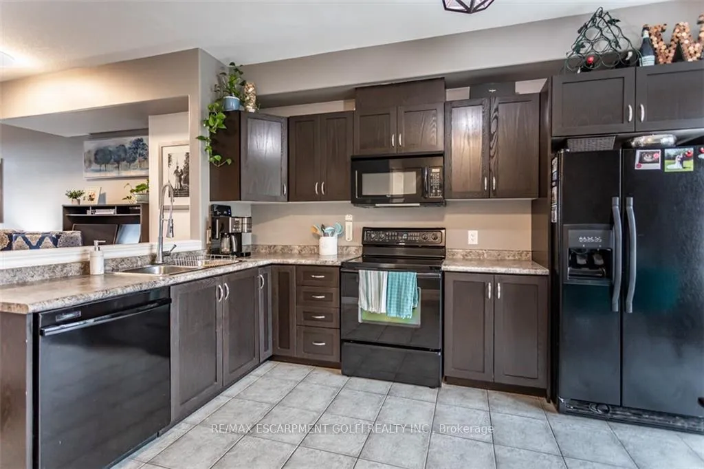 Photo 8 of Unit 12, 8 Hemlock Way, Grimsby, Grimsby West — HOMEH