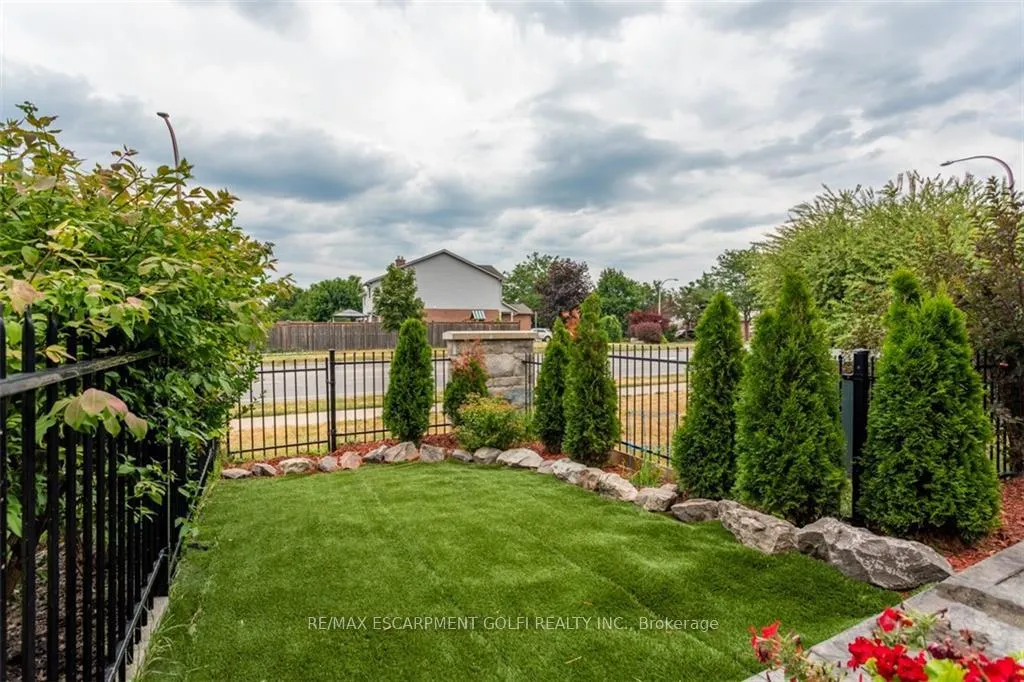 Photo 30 of Unit 12, 8 Hemlock Way, Grimsby, Grimsby West — HOMEH