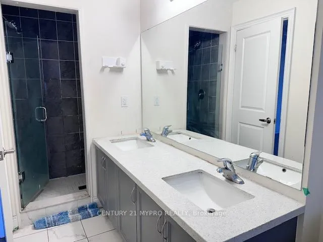 Photo 4 of Unit Master Bedroom, 16 Phillipsen Way, Markham, Cedarwood — HOMEH
