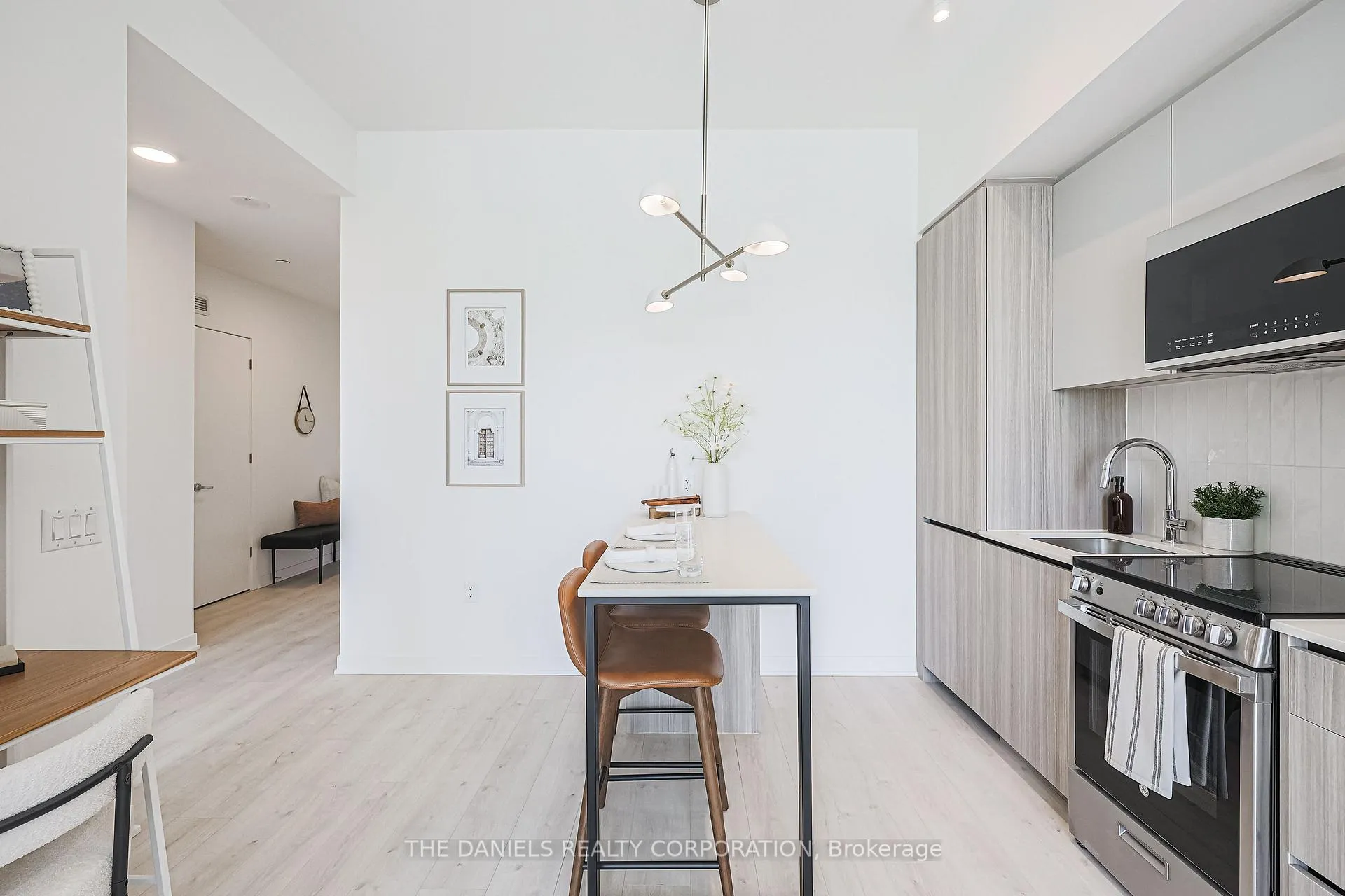 Photo 4 of Unit 1203, 20 All Nations Drive N, Brampton, Northwest Brampton — HOMEH