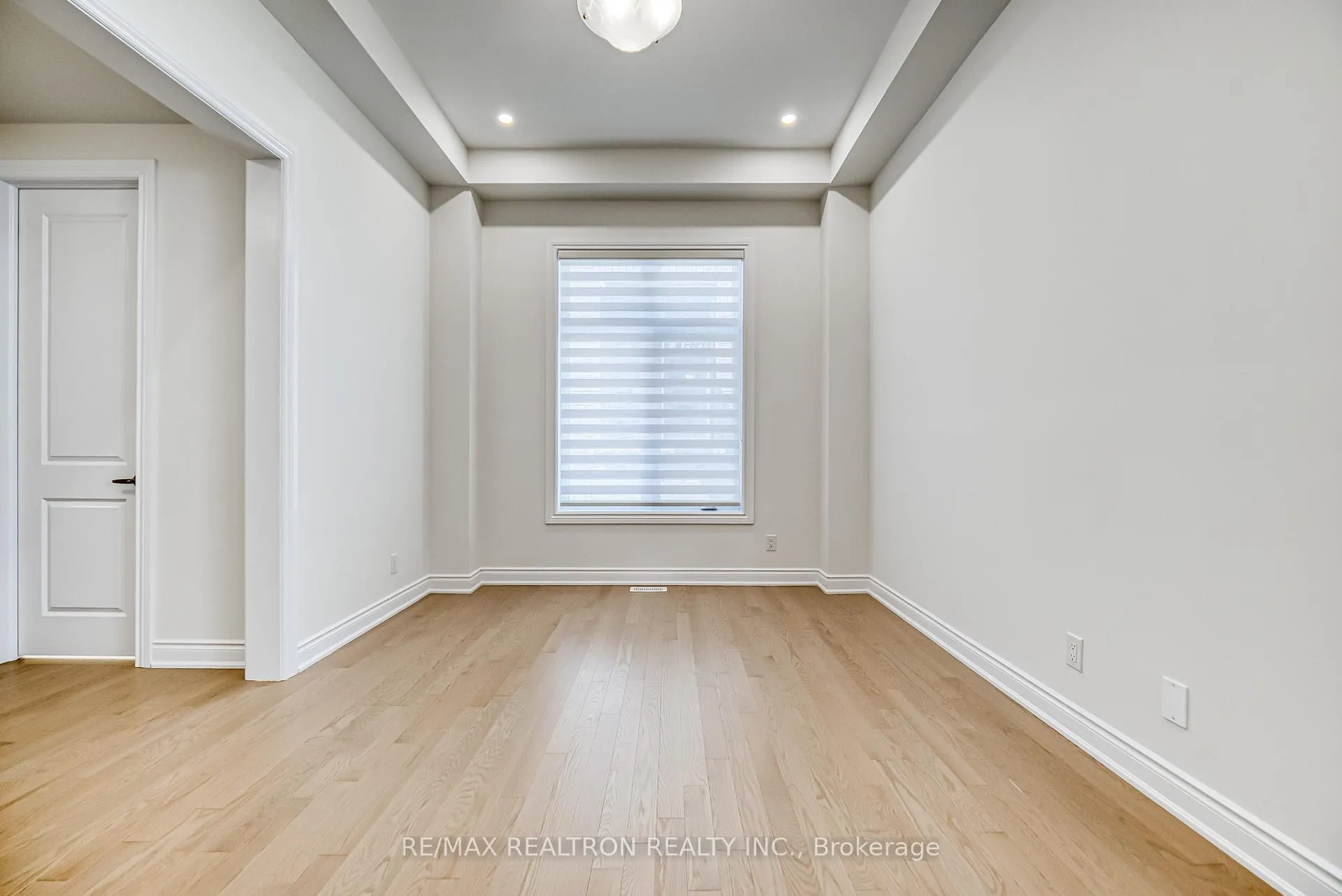 Photo 4 of 148 Harvey Bunker Crescent, Markham, Angus Glen — HOMEH