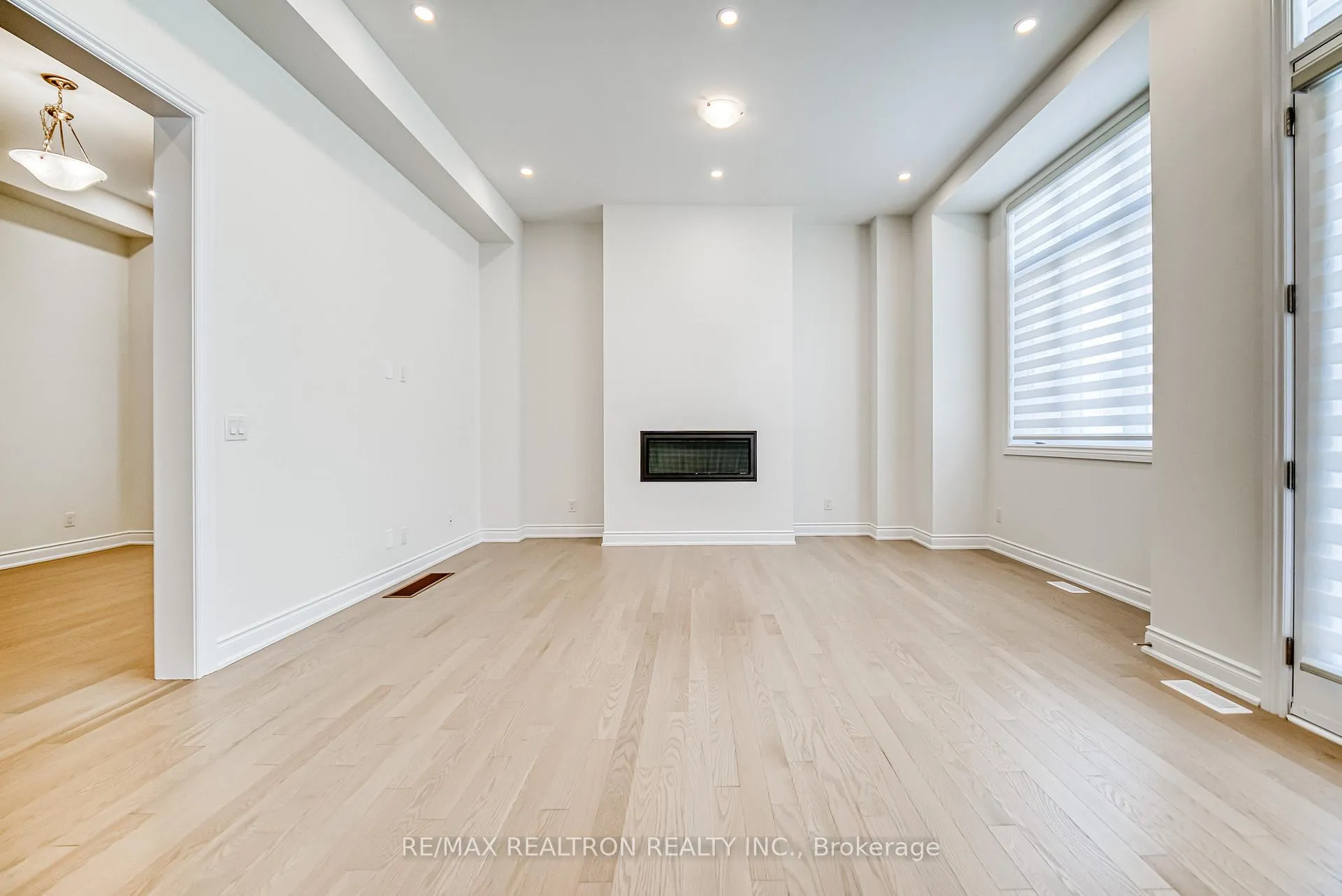 Photo 13 of 148 Harvey Bunker Crescent, Markham, Angus Glen — HOMEH