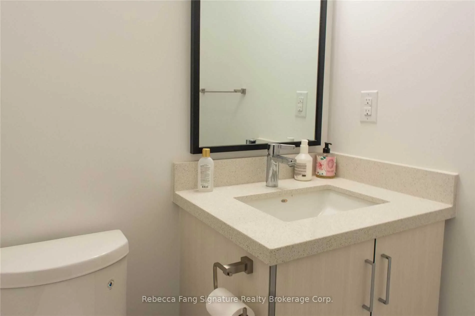 Photo 15 of 97 Feeney Lane, Markham, Commerce Valley — HOMEH