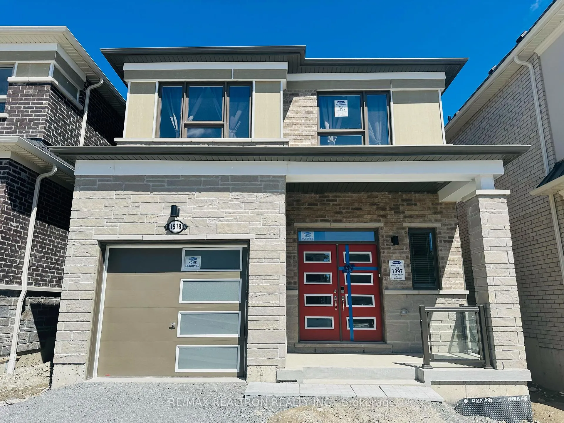Front of 1518 Honey Locust Place