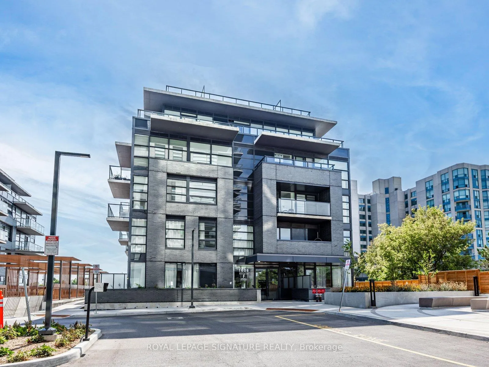 Front of Unit 448, 1608 Charles Street E