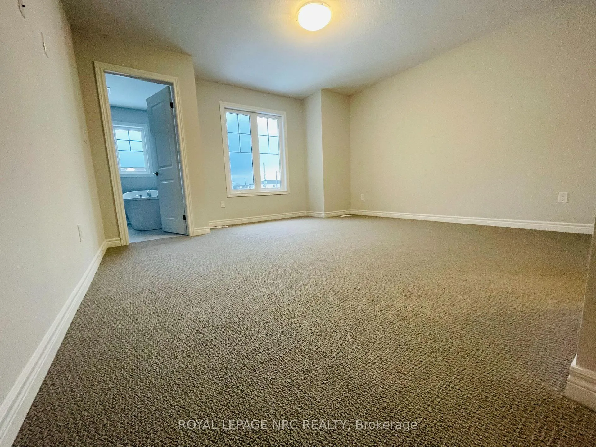 Photo 6 of 138 Sycamore Street, Welland, West Welland — HOMEH