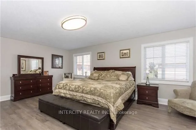 Photo 8 of 43 Crew Crescent, Vaughan, Vellore Village — HOMEH