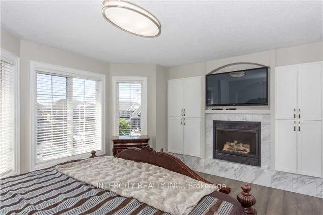 Photo 13 of 43 Crew Crescent, Vaughan, Vellore Village — HOMEH