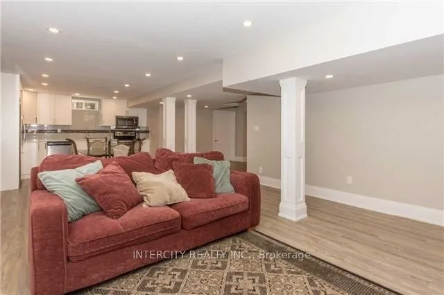 Photo 15 of 43 Crew Crescent, Vaughan, Vellore Village — HOMEH