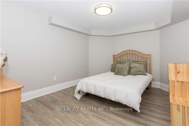 Photo 17 of 43 Crew Crescent, Vaughan, Vellore Village — HOMEH