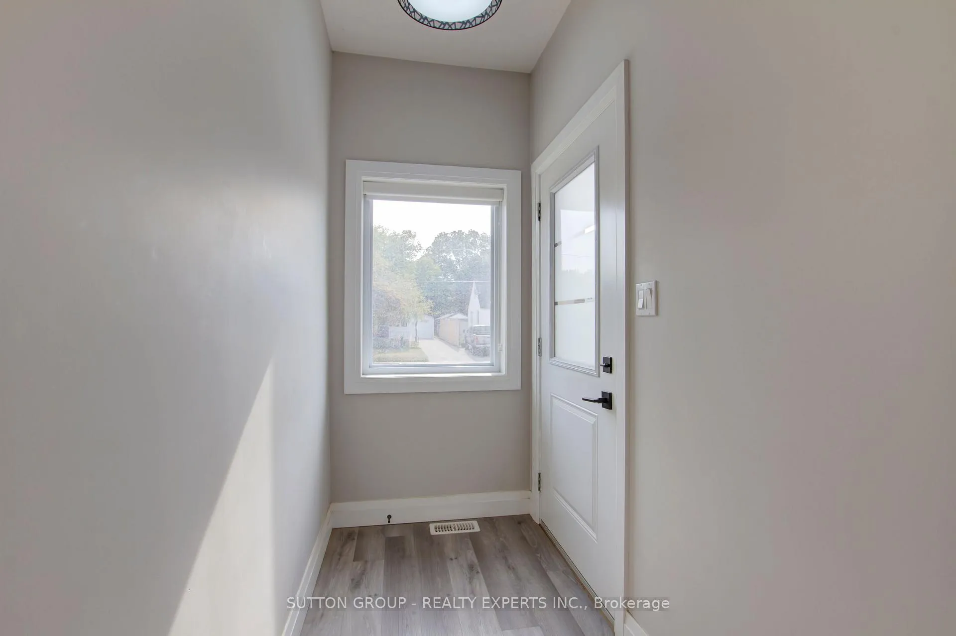 Photo 3 of Unit A, 104 Fifth Avenue, Kitchener — HOMEH