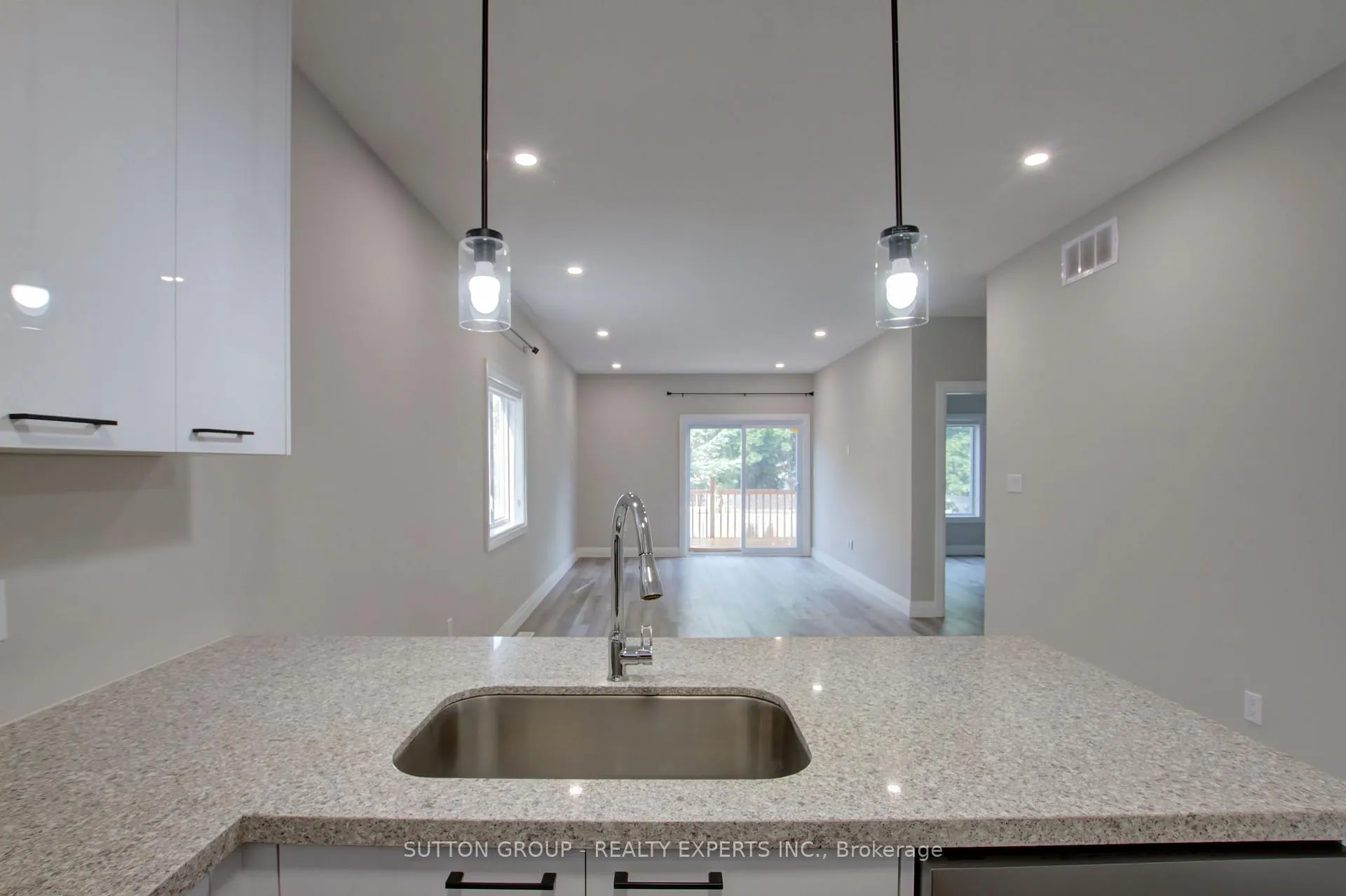 Photo 7 of Unit A, 104 Fifth Avenue, Kitchener — HOMEH