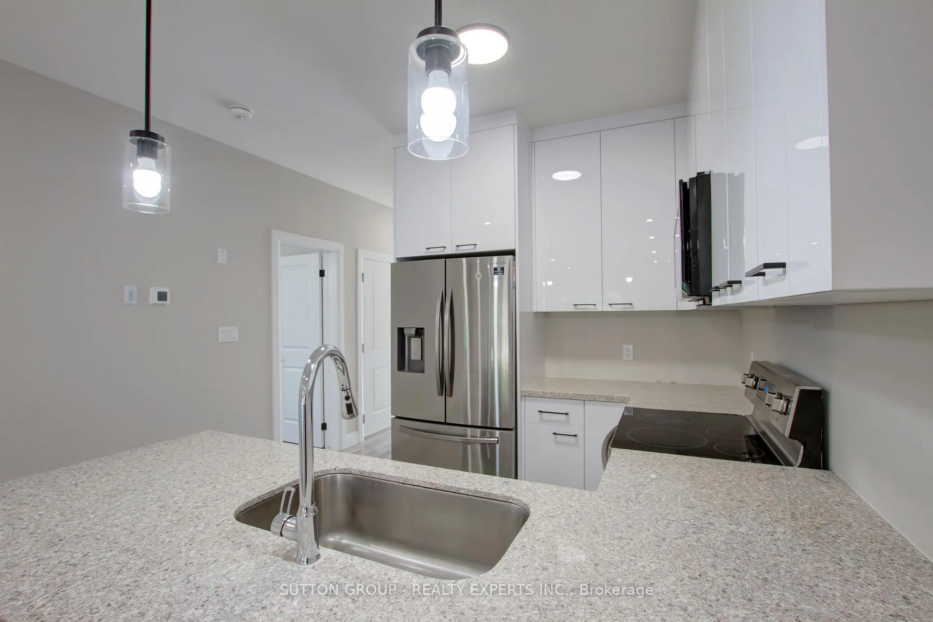 Photo 8 of Unit A, 104 Fifth Avenue, Kitchener — HOMEH