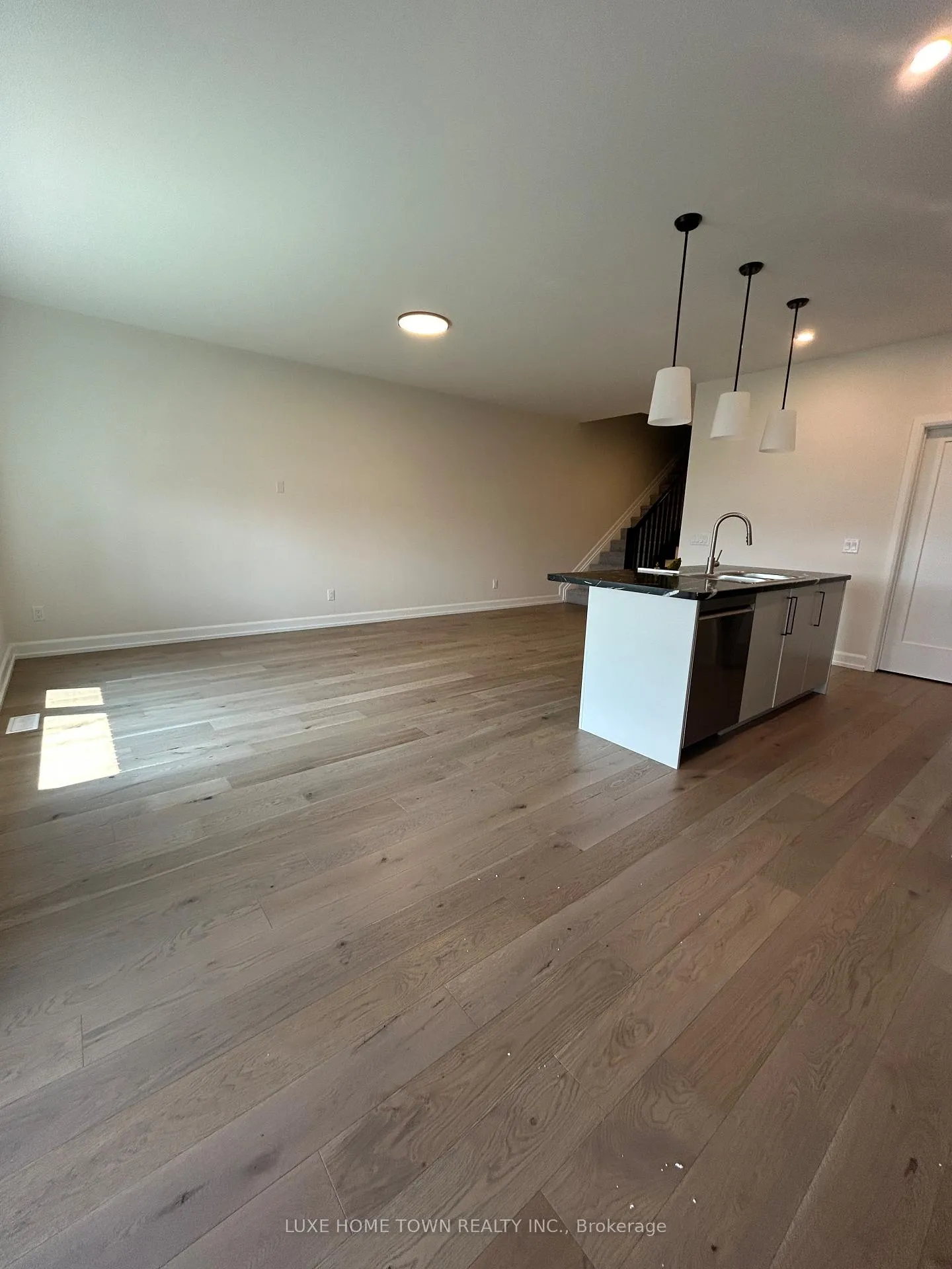 Photo 4 of 69 Harmony Way, Thorold, Allanburg/Thorold South — HOMEH