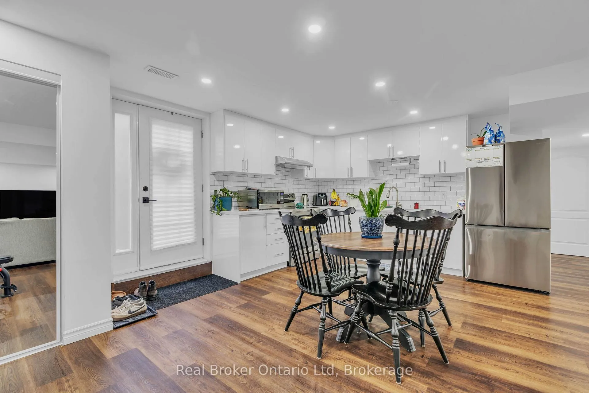 Front of Unit 2, 909 River Ridge Court