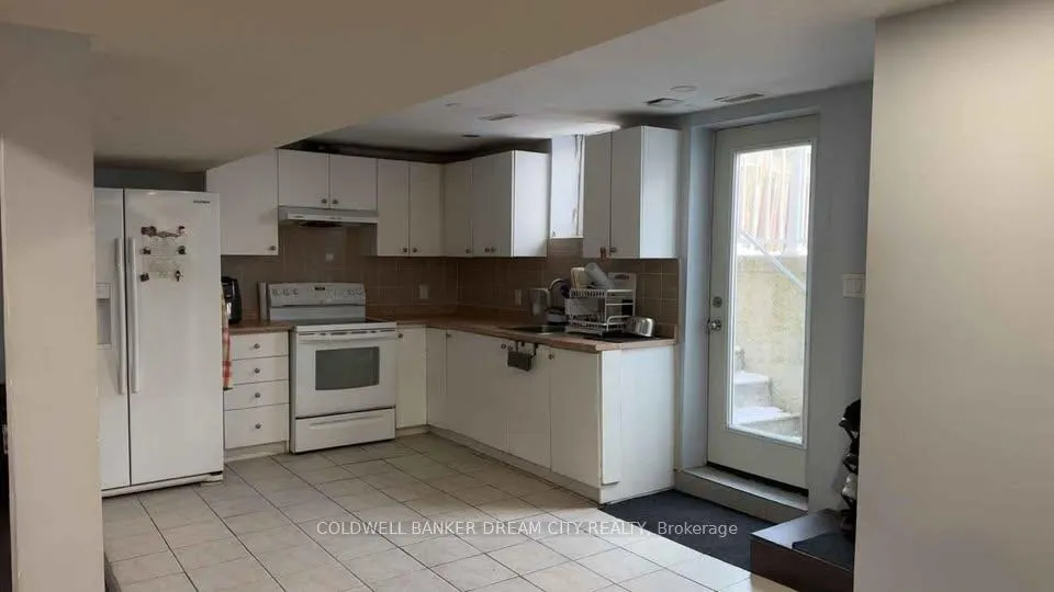 Photo 4 of 24 Tangleridge Boulevard, Brampton, Sandringham-Wellington — HOMEH