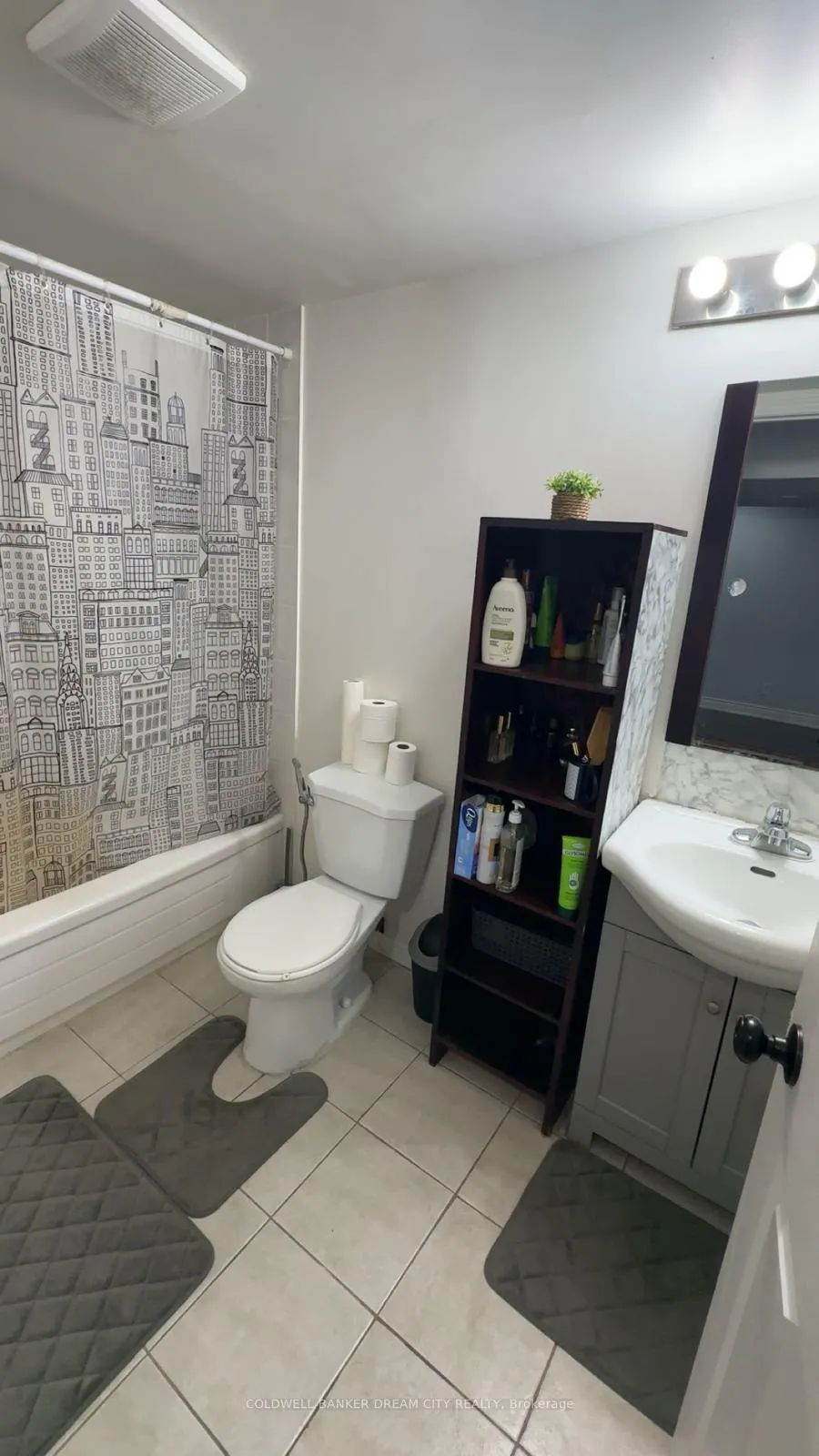 Photo 10 of 24 Tangleridge Boulevard, Brampton, Sandringham-Wellington — HOMEH