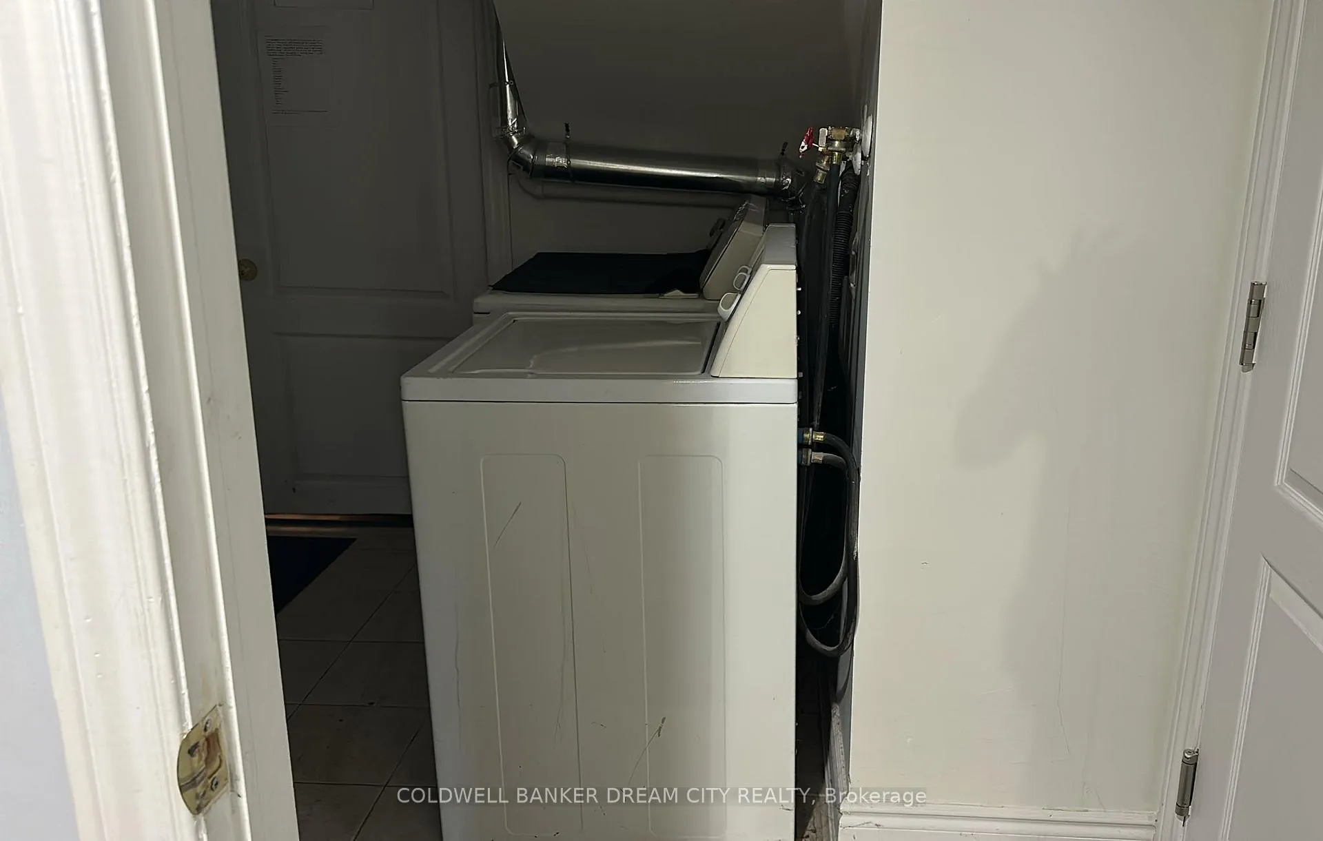 Photo 11 of 24 Tangleridge Boulevard, Brampton, Sandringham-Wellington — HOMEH