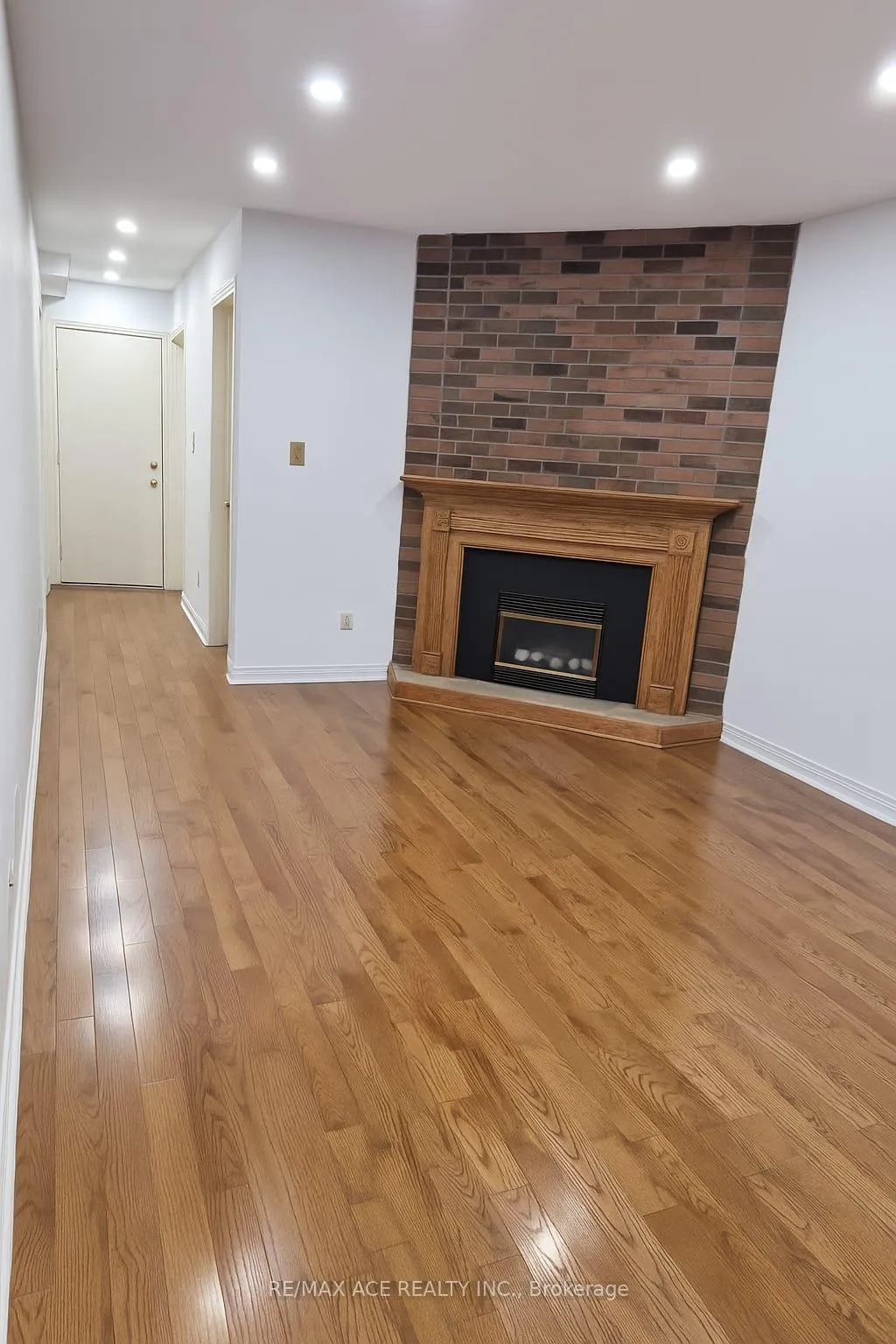 Photo 7 of Unit Main, 3 Springsyde Street, Whitby, Blue Grass Meadows — HOMEH