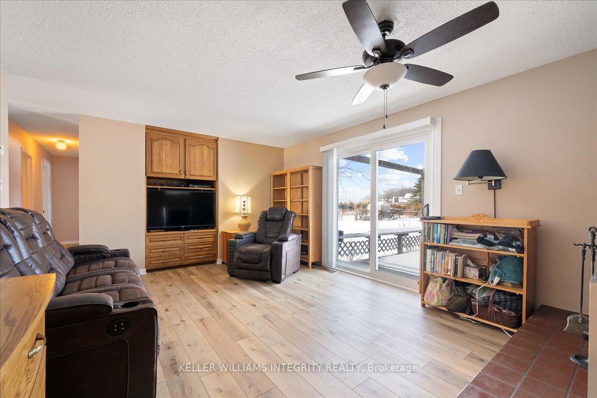 Photo 7 of 1309 Thomas A Dolan Parkway, Ottawa, Dunrobin — HOMEH