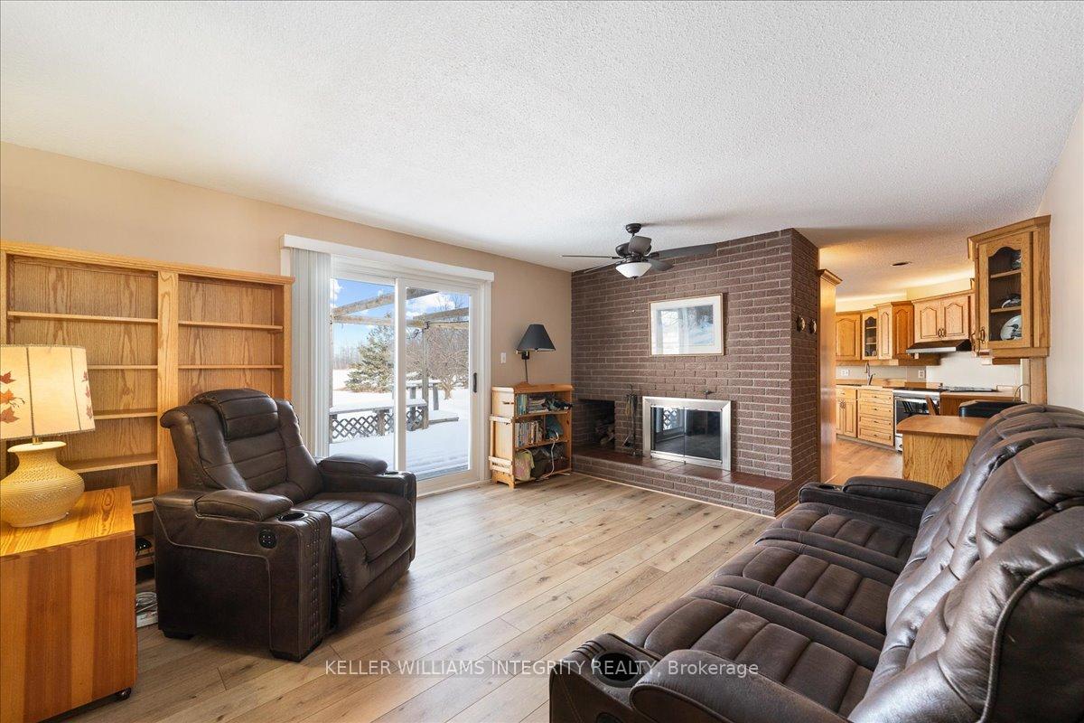 Photo 9 of 1309 Thomas A Dolan Parkway, Ottawa, Dunrobin — HOMEH