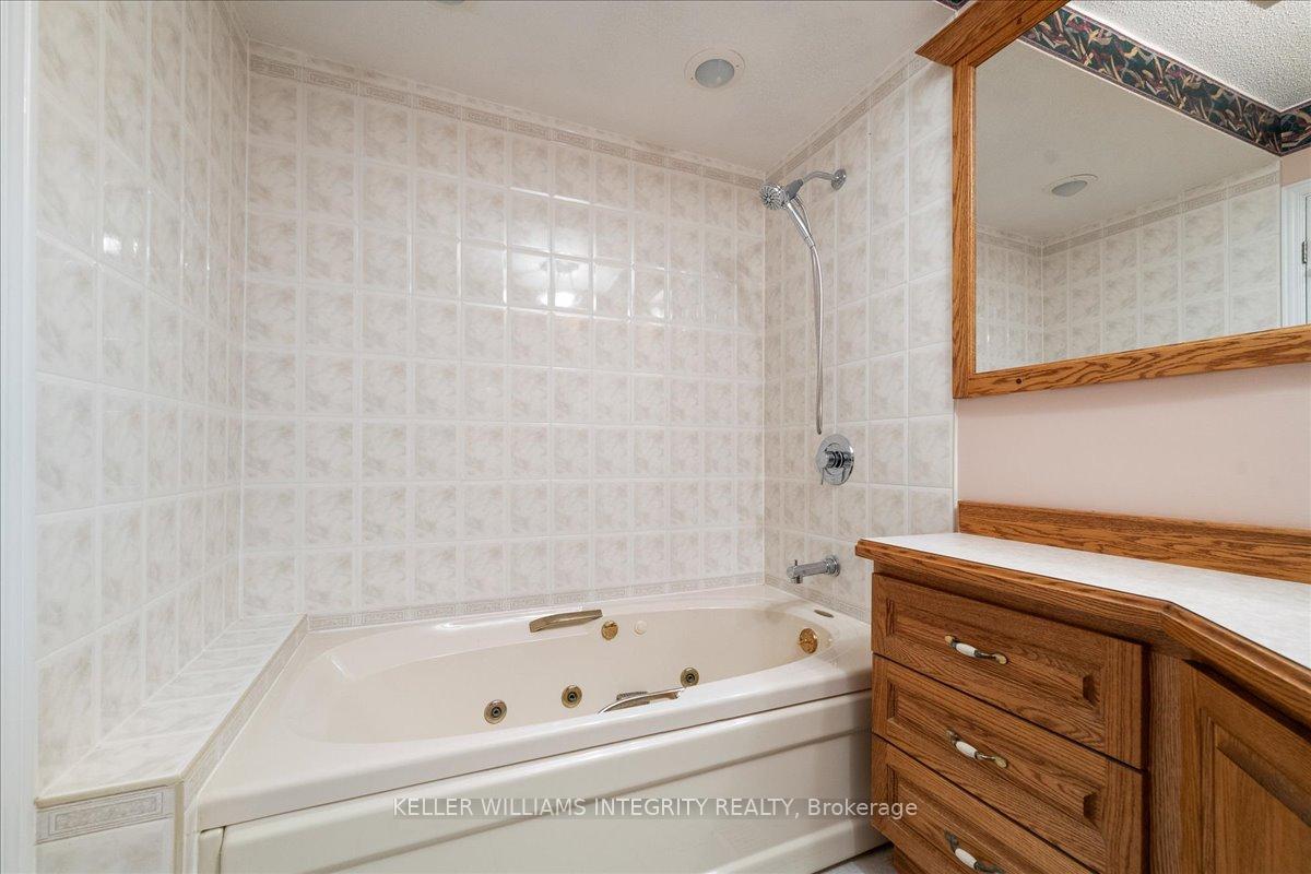 Photo 18 of 1309 Thomas A Dolan Parkway, Ottawa, Dunrobin — HOMEH