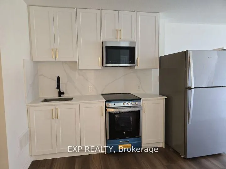Photo 4 of Unit Unit B, 64 Singhampton Road, Vaughan, Kleinburg — HOMEH