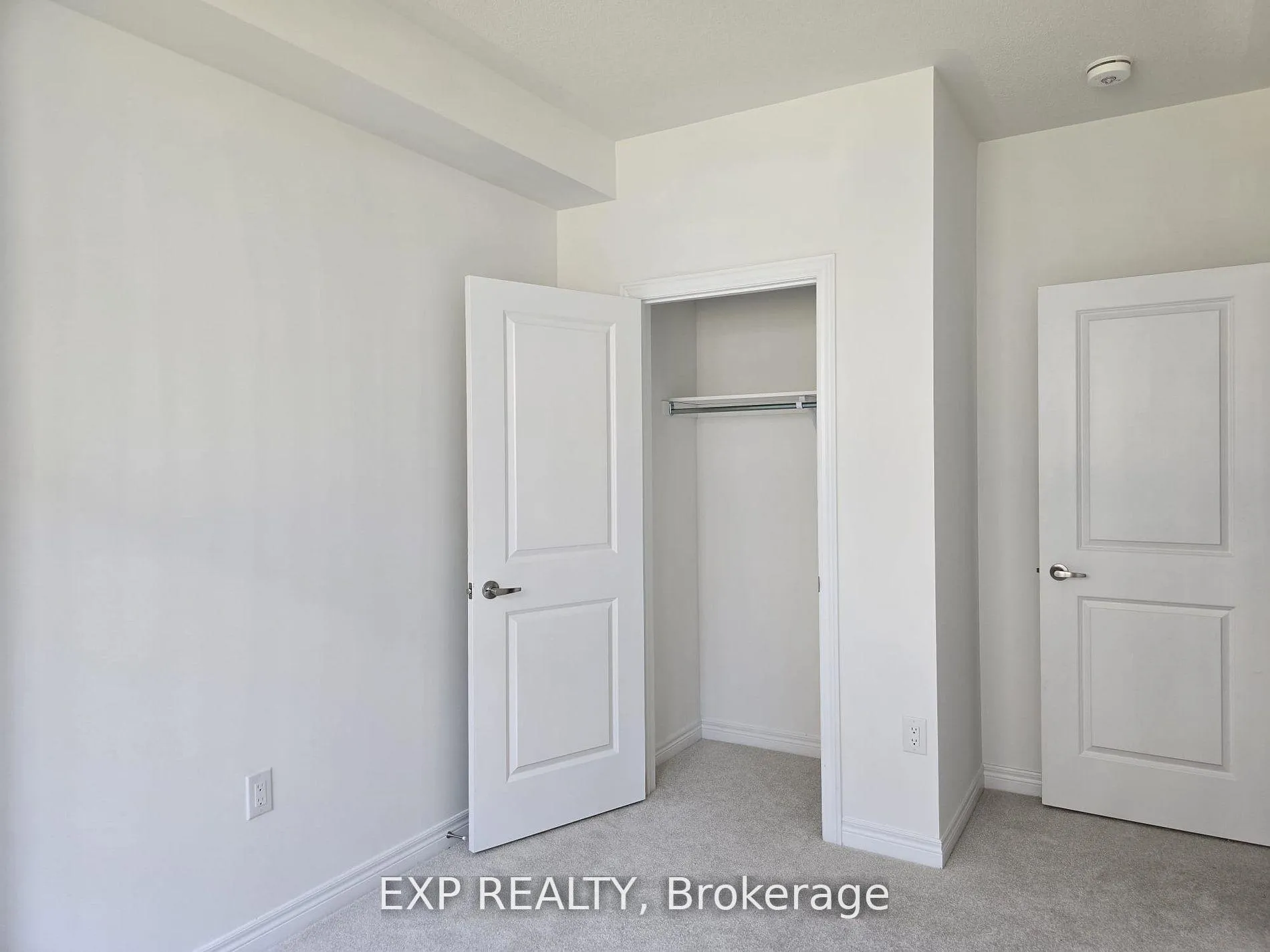 Photo 7 of Unit Unit B, 64 Singhampton Road, Vaughan, Kleinburg — HOMEH