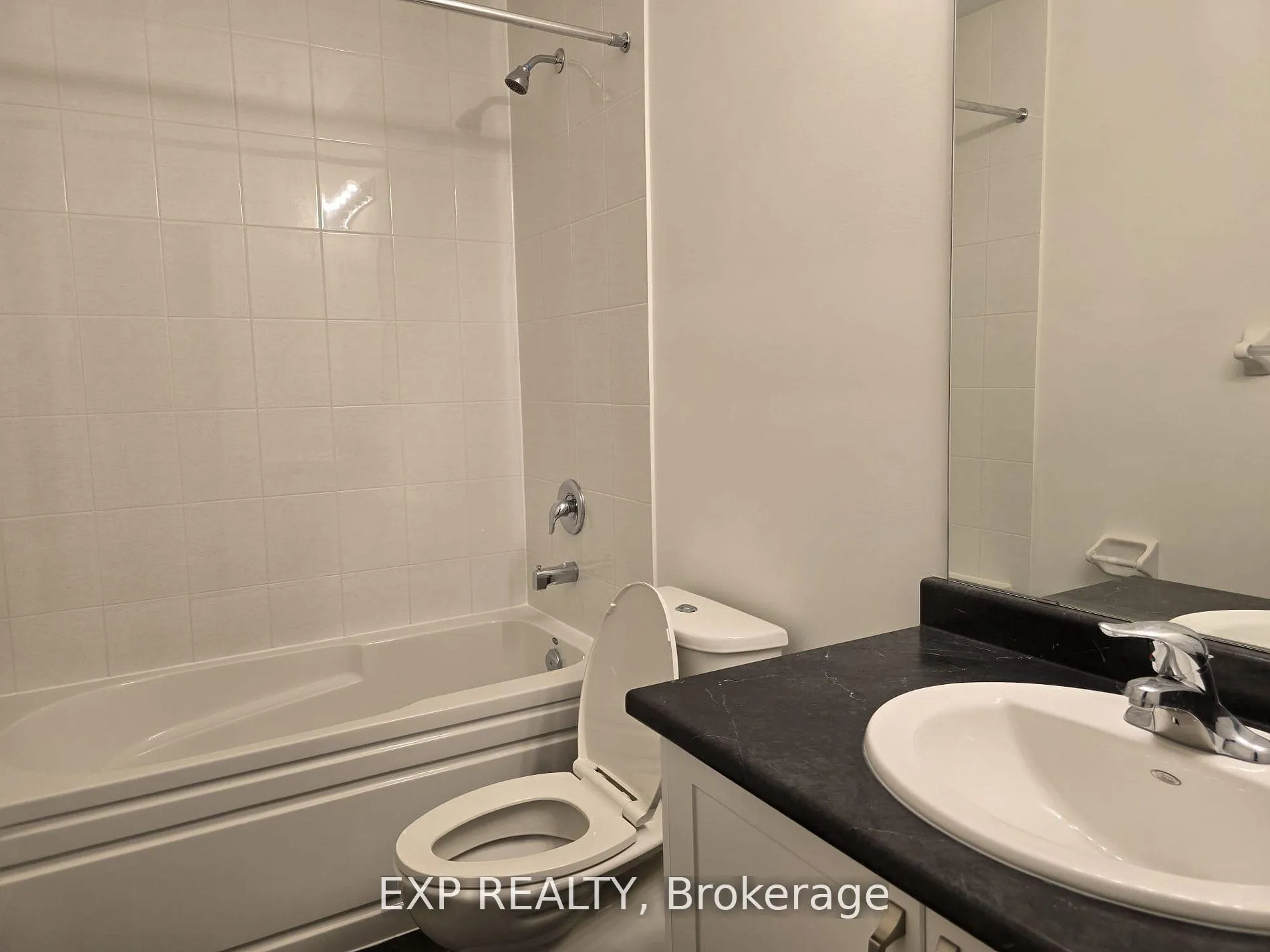 Photo 8 of Unit Unit B, 64 Singhampton Road, Vaughan, Kleinburg — HOMEH