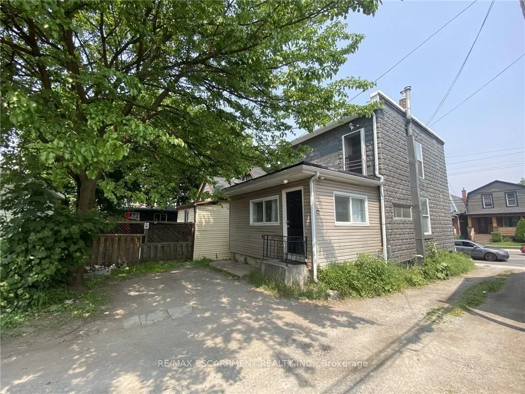 Photo 4 of Unit MAIN, 1164 Cannon Street E, Hamilton, Crown Point — HOMEH