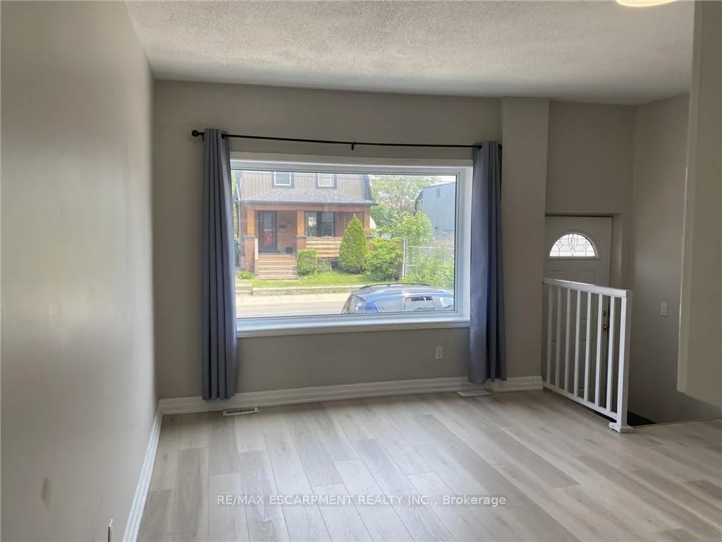 Photo 8 of Unit MAIN, 1164 Cannon Street E, Hamilton, Crown Point — HOMEH