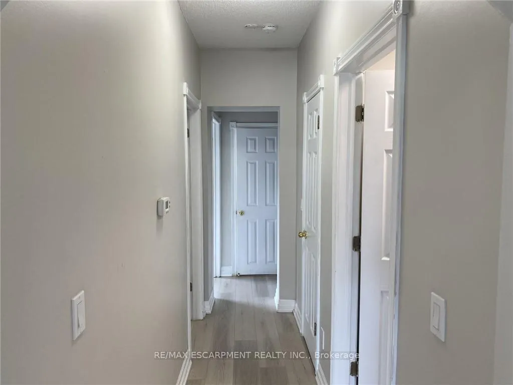 Photo 9 of Unit MAIN, 1164 Cannon Street E, Hamilton, Crown Point — HOMEH