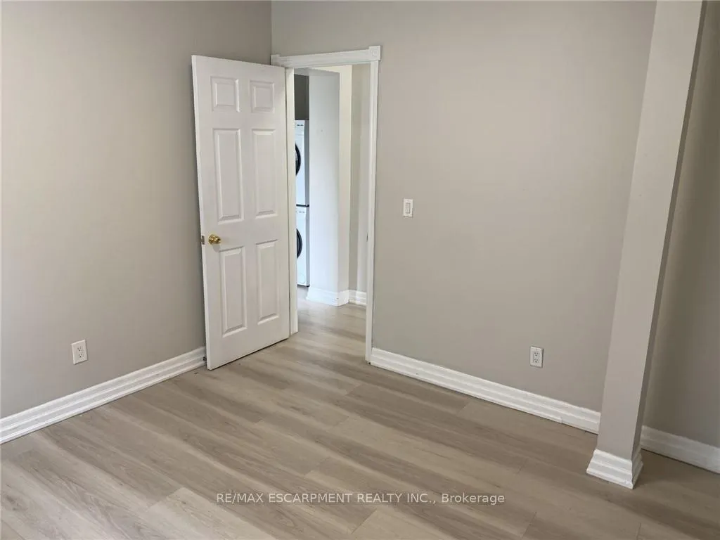 Photo 11 of Unit MAIN, 1164 Cannon Street E, Hamilton, Crown Point — HOMEH