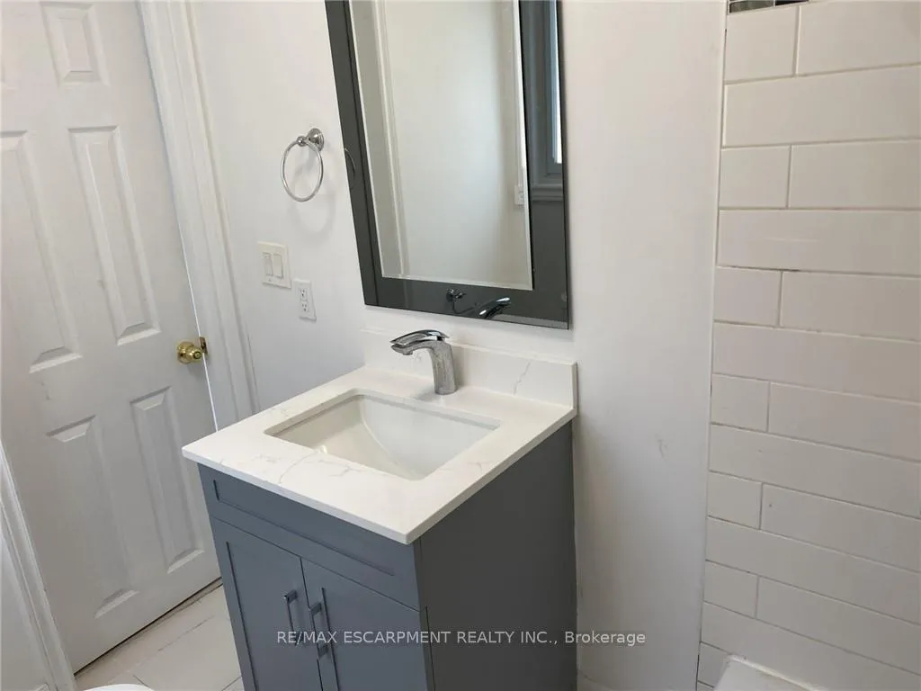 Photo 14 of Unit MAIN, 1164 Cannon Street E, Hamilton, Crown Point — HOMEH