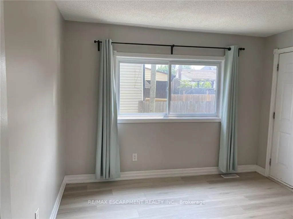 Photo 15 of Unit MAIN, 1164 Cannon Street E, Hamilton, Crown Point — HOMEH