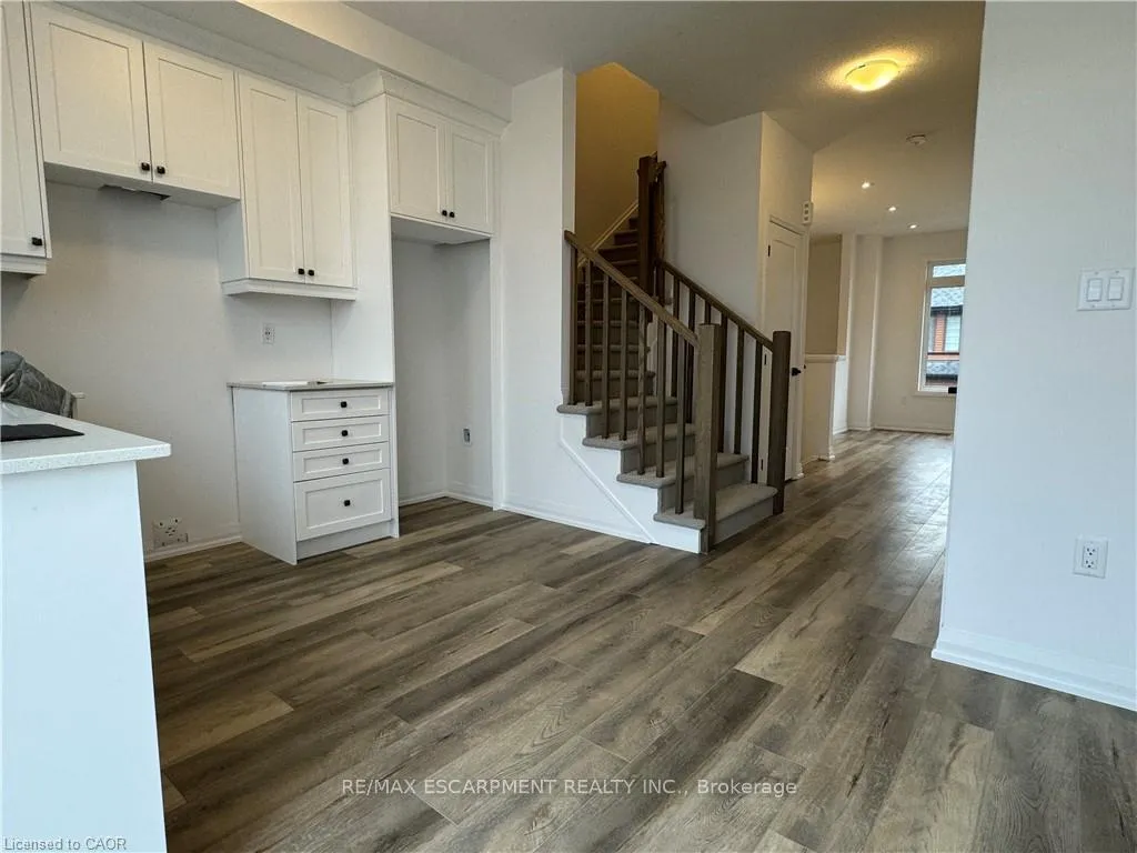 Photo 1 of Unit 23, 120 Court Drive, Brant, Paris — HOMEH