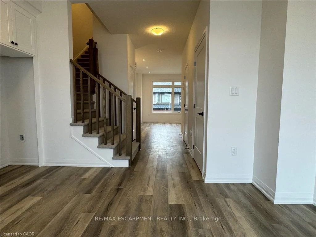 Photo 2 of Unit 23, 120 Court Drive, Brant, Paris — HOMEH