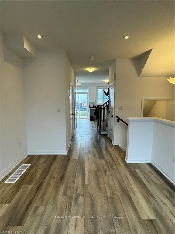 Photo 4 of Unit 23, 120 Court Drive, Brant, Paris — HOMEH
