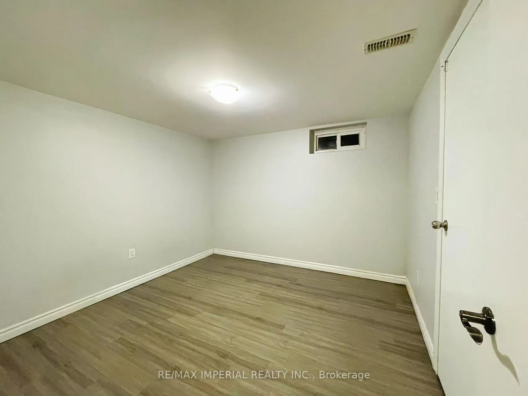 Photo 10 of Unit Basement, 11 Queensbury Drive, Hamilton, Quinndale — HOMEH