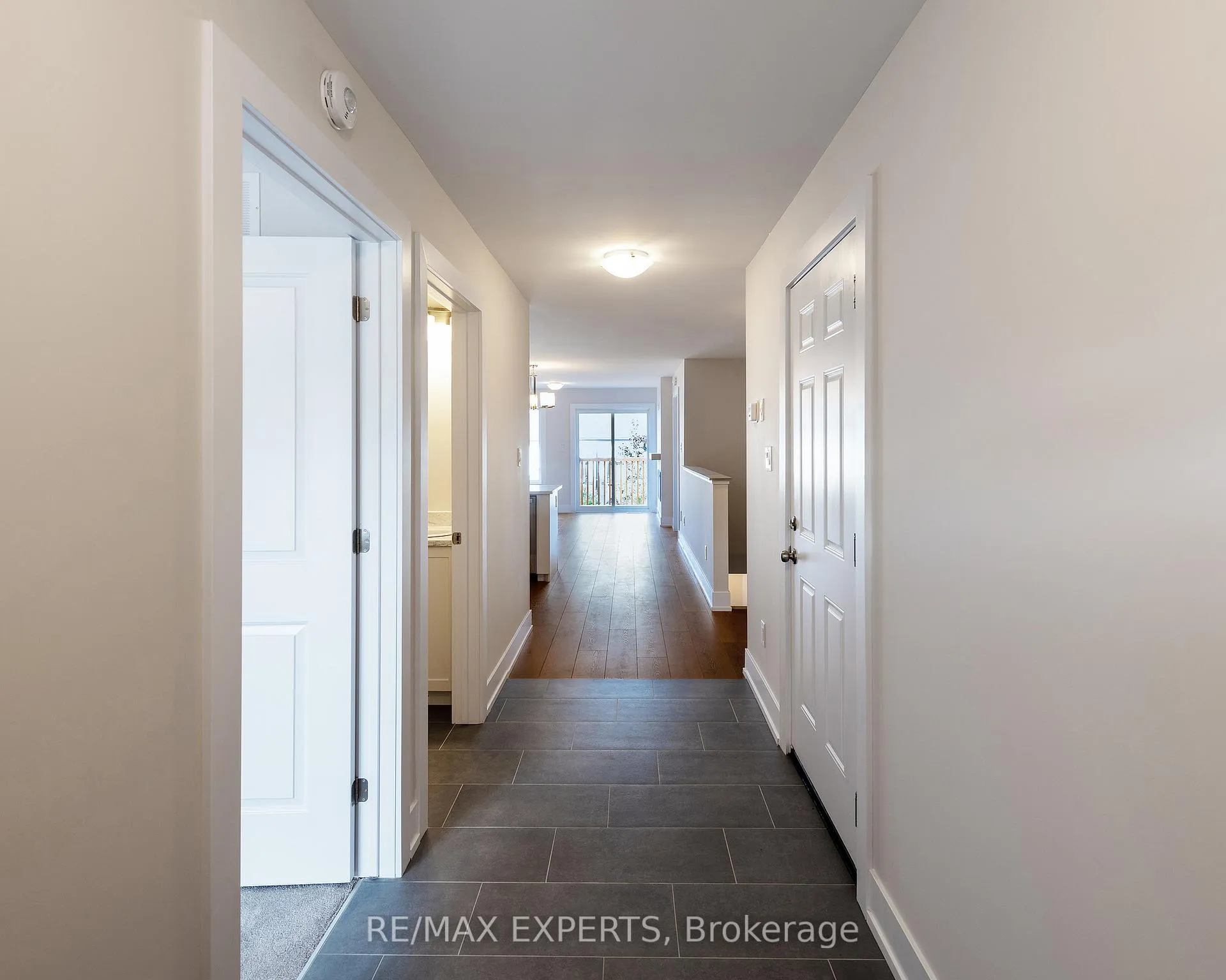 Photo 5 of 98 Whitcomb Crescent, Smiths Falls — HOMEH