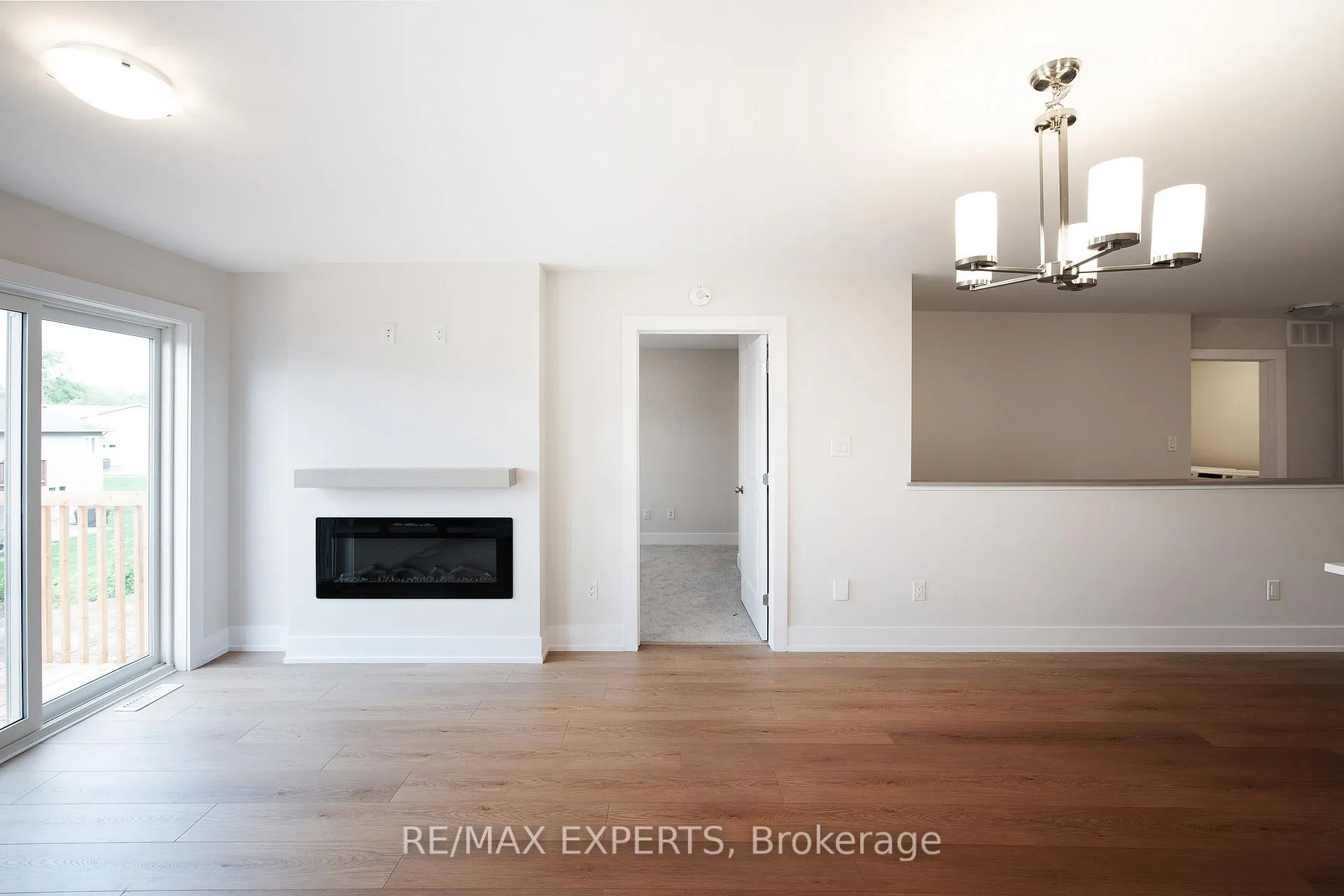 Photo 8 of 98 Whitcomb Crescent, Smiths Falls — HOMEH