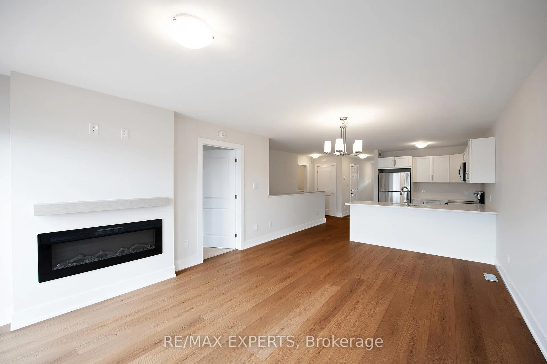 Photo 9 of 98 Whitcomb Crescent, Smiths Falls — HOMEH