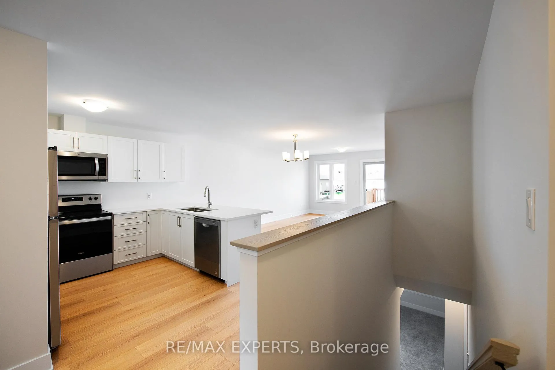 Photo 13 of 98 Whitcomb Crescent, Smiths Falls — HOMEH