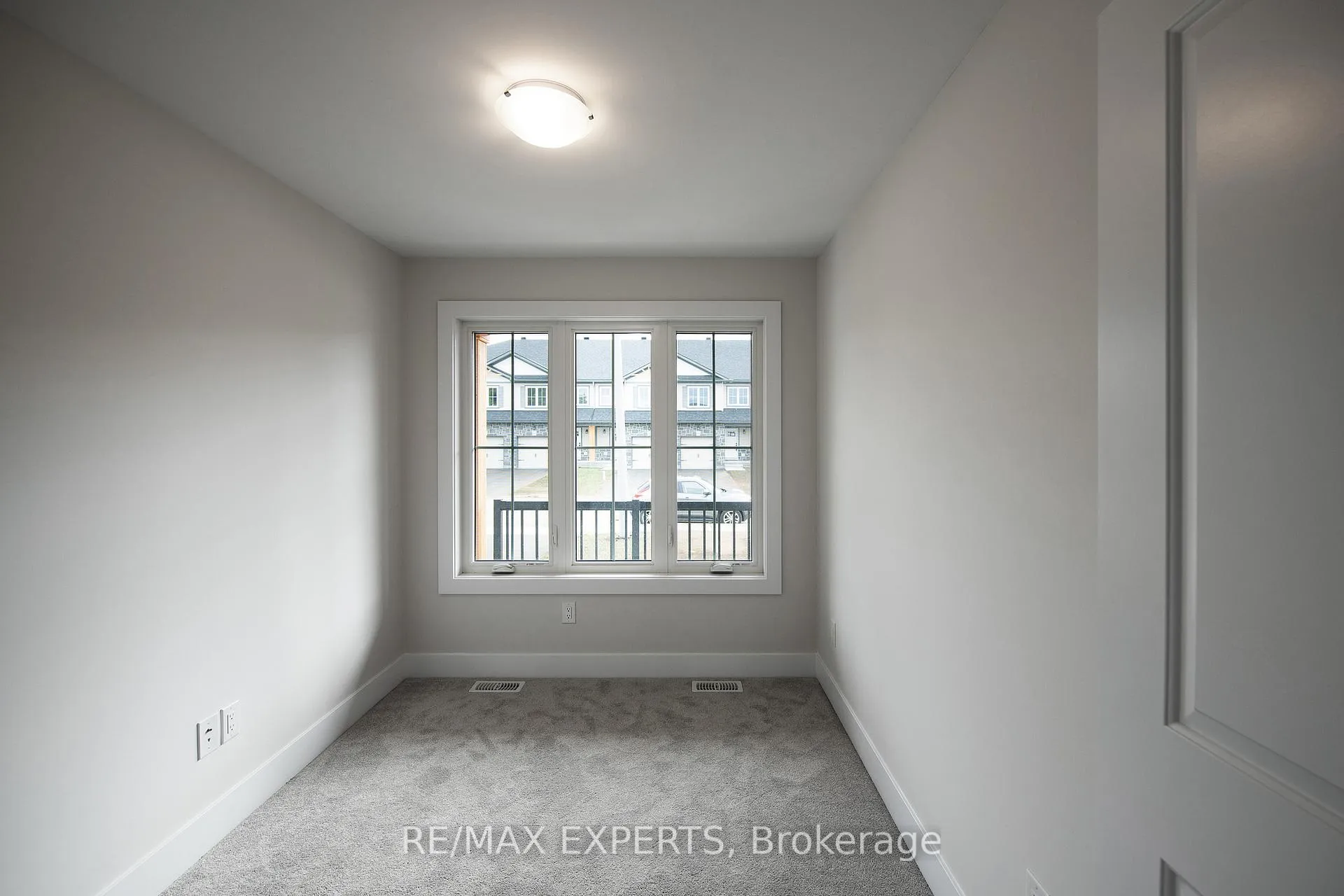 Photo 19 of 98 Whitcomb Crescent, Smiths Falls — HOMEH
