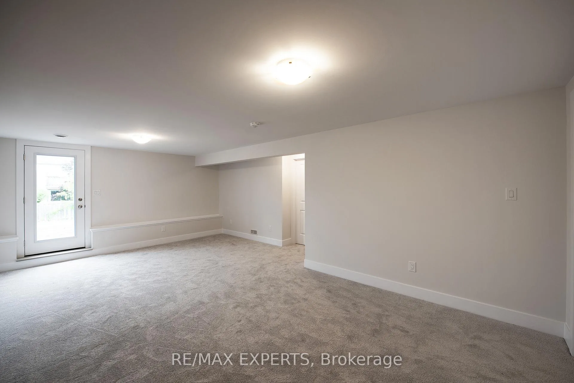 Photo 24 of 98 Whitcomb Crescent, Smiths Falls — HOMEH