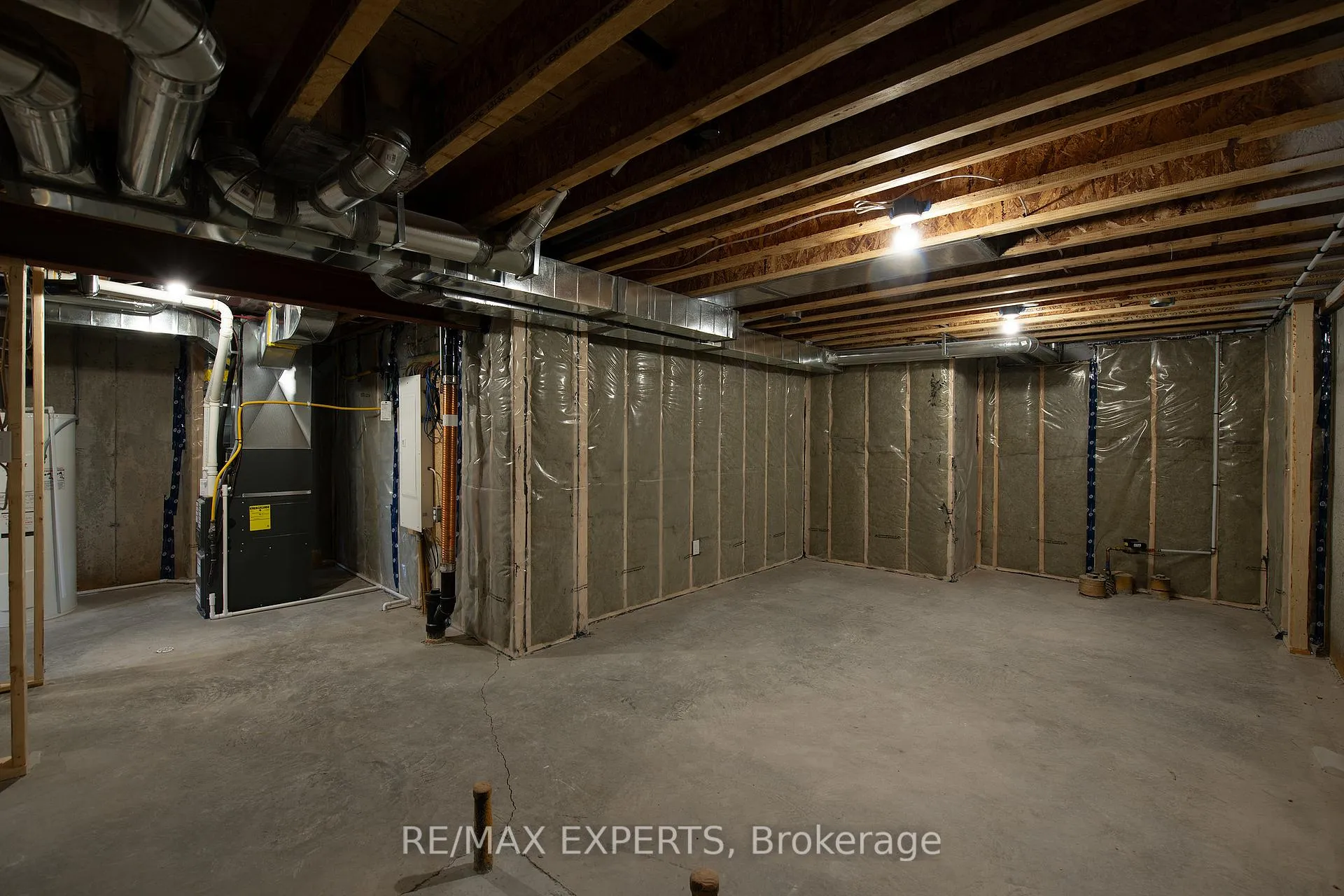 Photo 29 of 98 Whitcomb Crescent, Smiths Falls — HOMEH