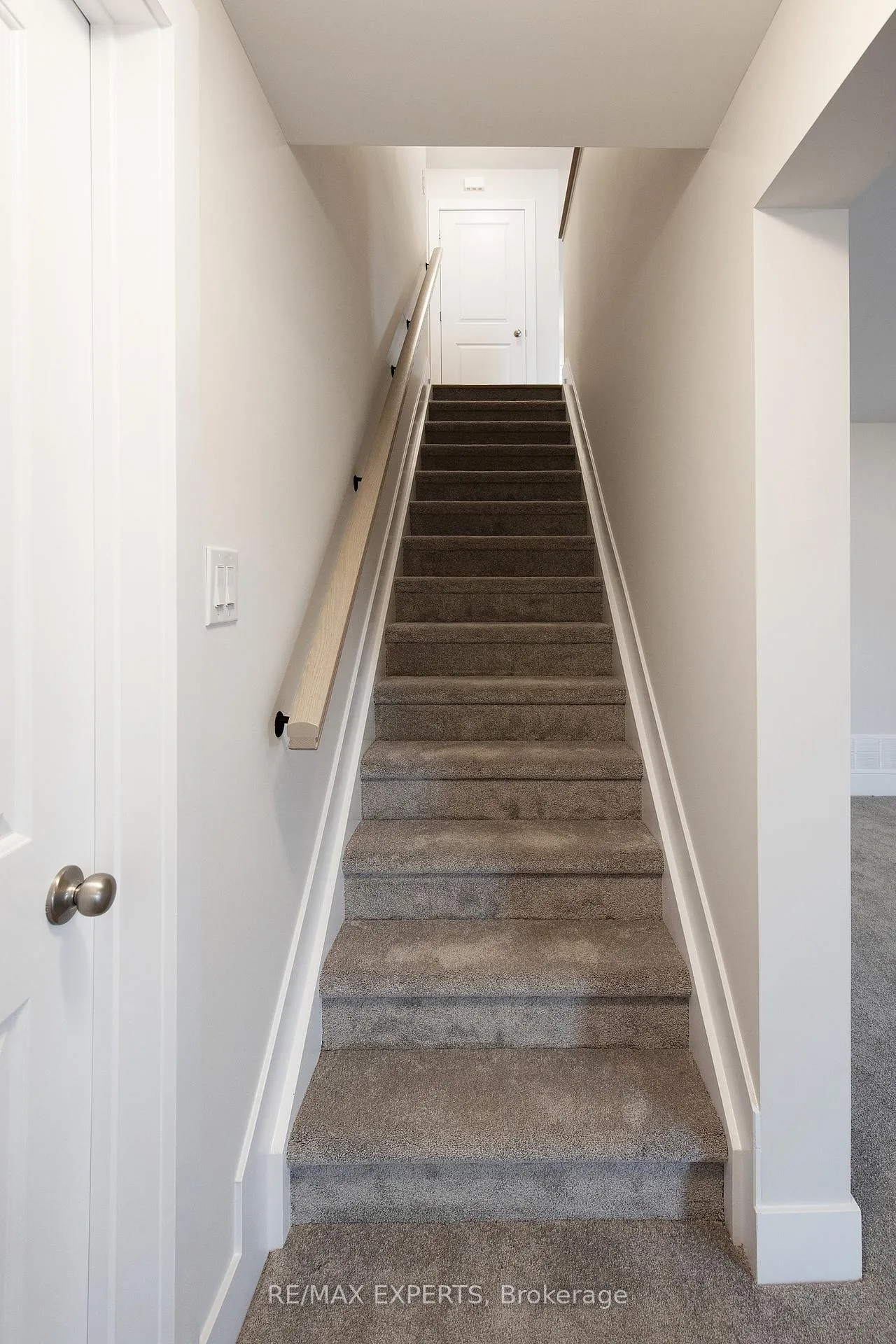 Photo 33 of 98 Whitcomb Crescent, Smiths Falls — HOMEH
