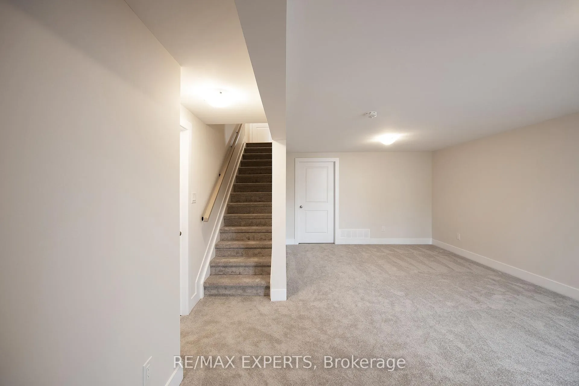Photo 34 of 98 Whitcomb Crescent, Smiths Falls — HOMEH