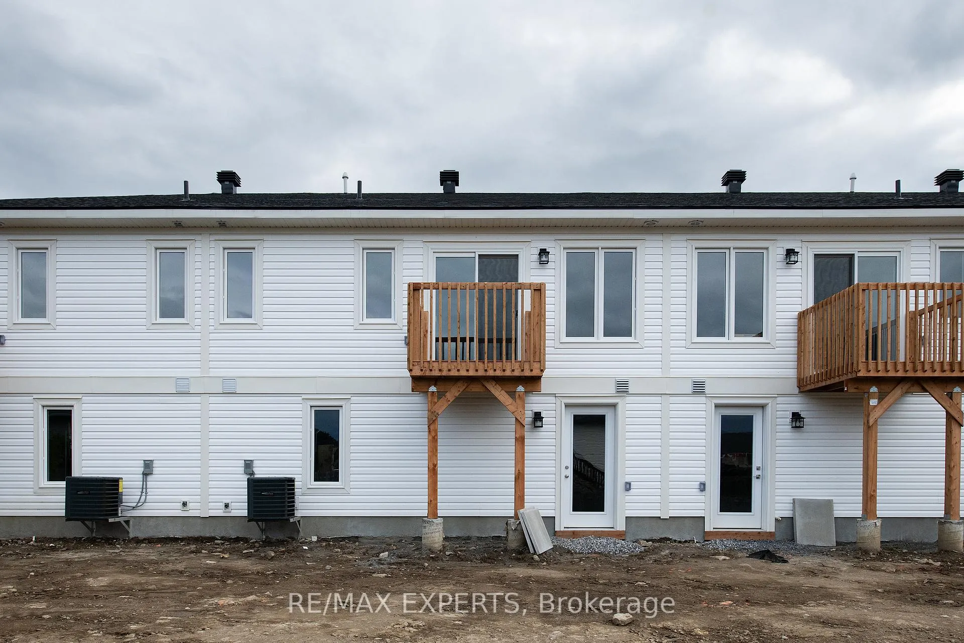 Photo 38 of 98 Whitcomb Crescent, Smiths Falls — HOMEH